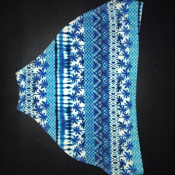 Bikini - Picture 4 of 6